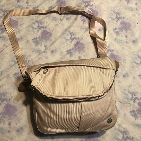 Lululemon - Picture 3 of 9